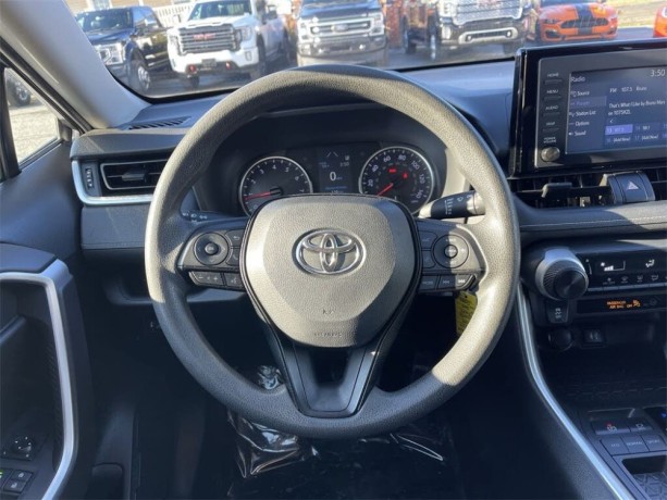 2019-toyota-rav4-le-fwd-big-1